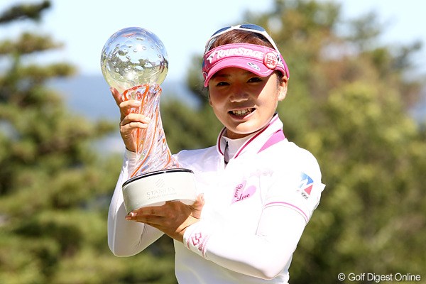 2011年 スタンレーレディスゴルフトーナメント 最終日 有村智恵 1年3ヶ月ぶりとなるツアー8勝目を手にした有村智恵