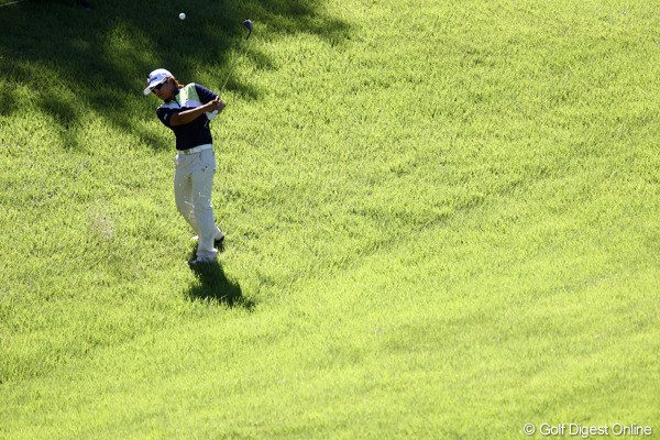 2011年 スタンレーレディスゴルフトーナメント 最終日 野村敏京 17番セカンドでシャンク、3打目は引っ掛けです。