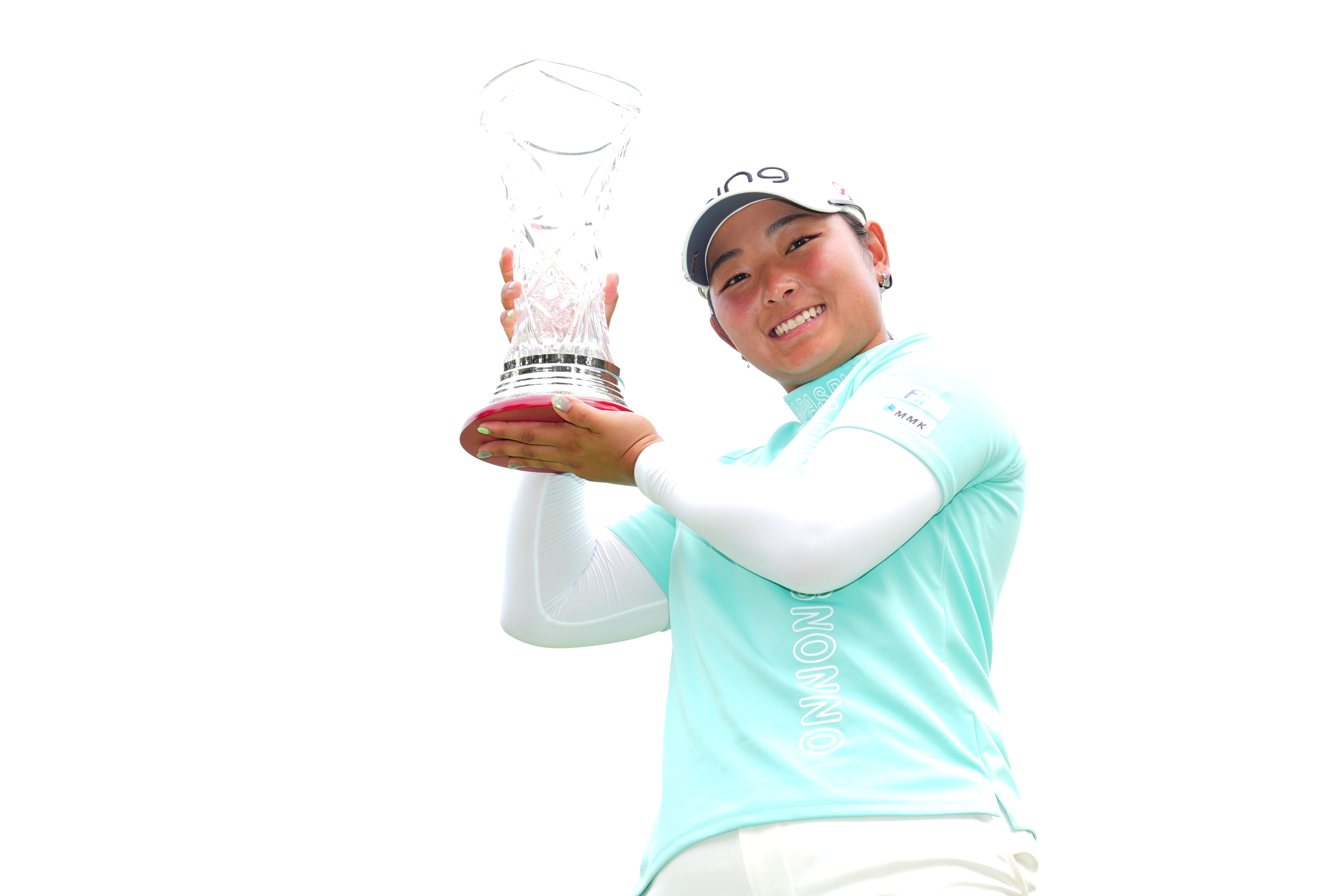 プロ4年目の平岡瑠依が下部ツアー初優勝 3打差2位に徳永歩