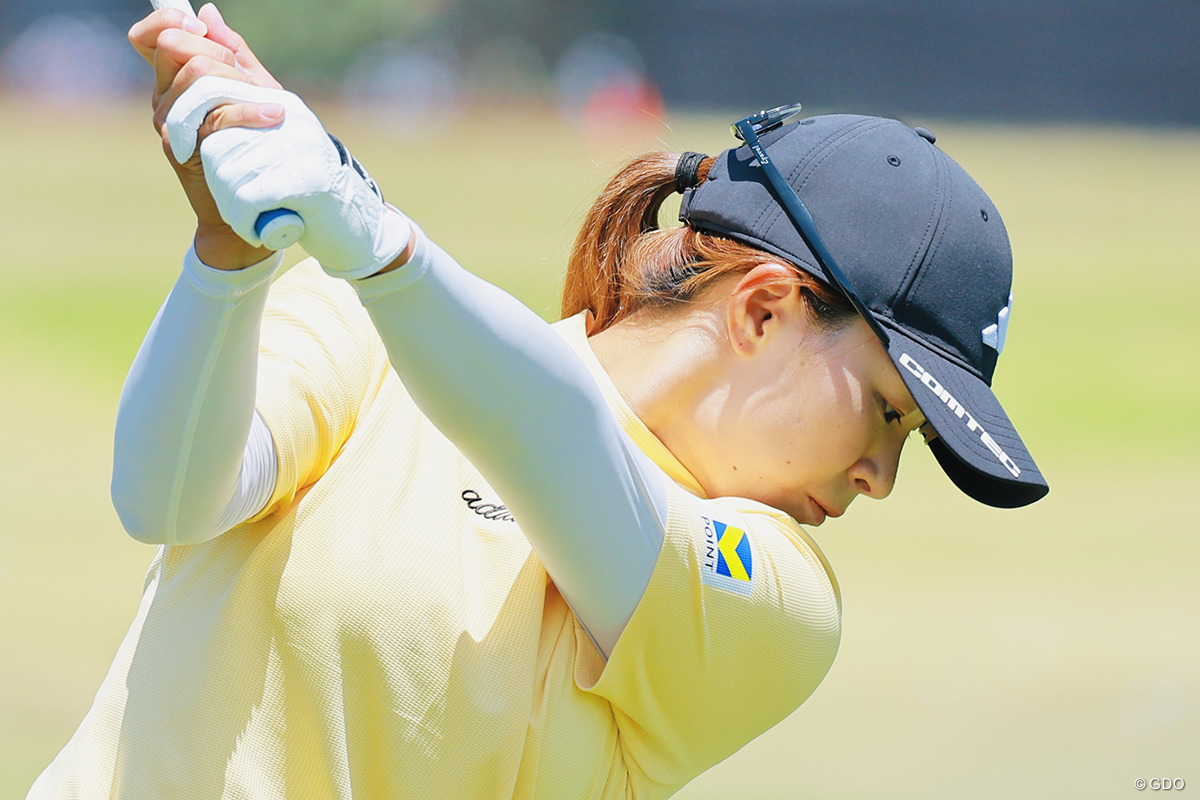 【速報】渋野日向子は1打差3位から1番をパー発進 1.5mのチャンス逃す