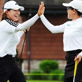 信頼の「ごめん」「大丈夫!」「ありがとう」 渋野日向子と勝みなみが紡いだ2アンダー