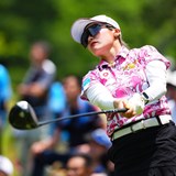 桑木志帆が3打差首位最終日へ 永井花奈2位、14歳ソア・キムは3位