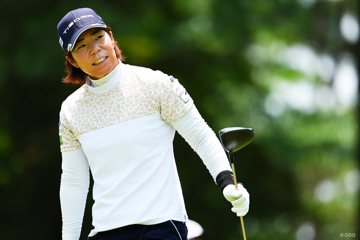 桑木志帆が3打差首位最終日へ 永井花奈2位、14歳ソア・キムは3位