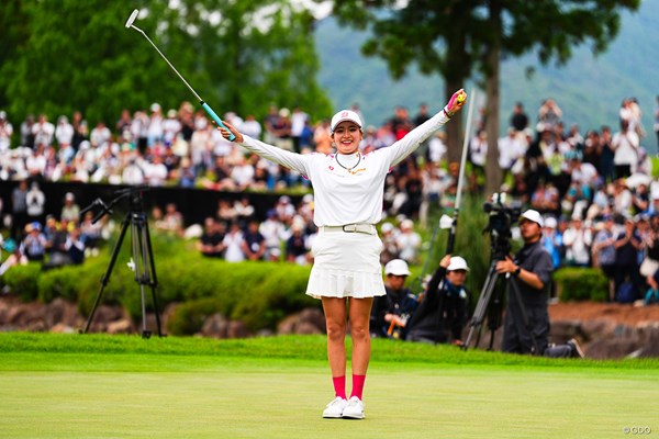 2026年 宮里藍サントリーレディスオープンゴルフトーナメント 最終日 桑木志帆 優勝のリアクションは控えめ。「めちゃくちゃやった～って感じじゃなく」