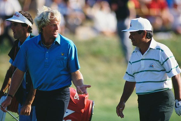 2026年 全米オープン 事前 グレッグ・ノーマン 1986年大会3日目、ノーマンは首位に立ったが…（David Cannon/Allsport/Getty Images）