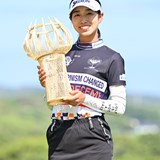 吉本ここねが結婚後初優勝 3打差逆転で下部ツアー賞金ランク1位浮上