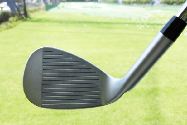新製品レポート 「抑えた球でスピンがキュッ！」PING ANSER ウェッジ NO.2