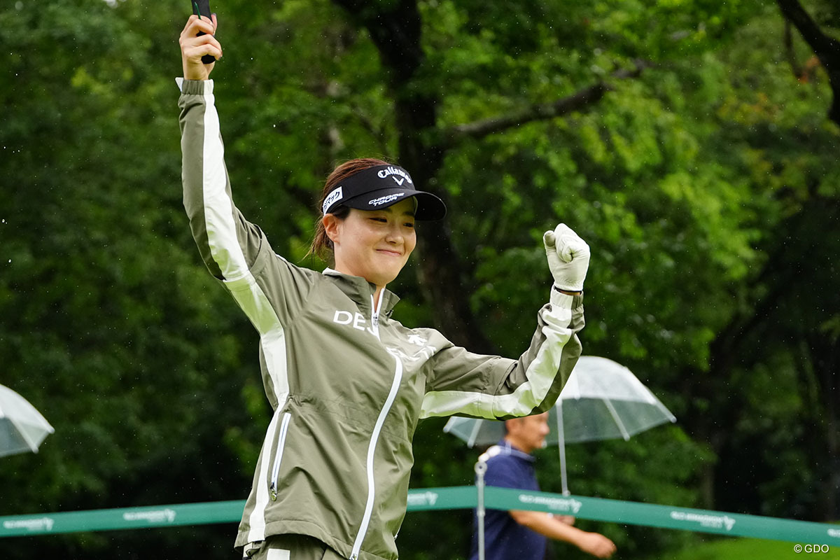 今日も元気にガッツポーズ 2026年 アース・モンダミンカップ 初日 青木香奈子