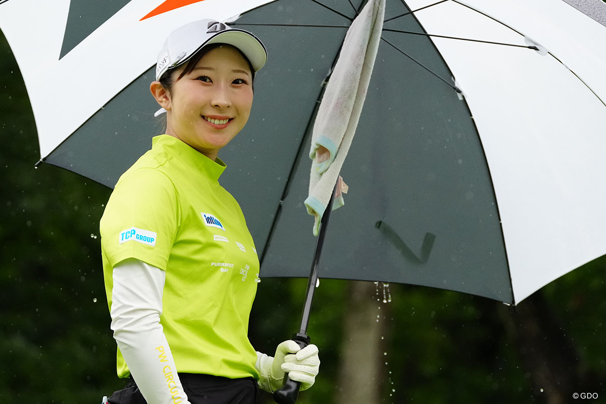 雨でもいつも笑顔。元気をもらえるね 2026年 アース・モンダミンカップ 初日 永嶋花音