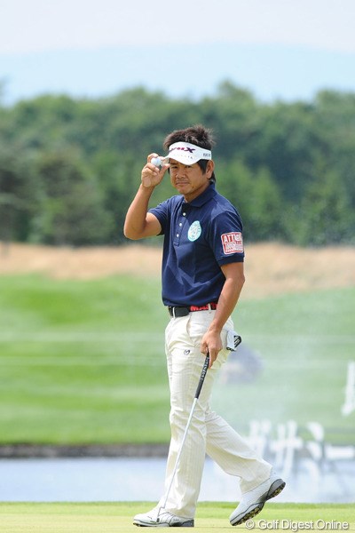 2011年 長嶋茂雄 INVITATIONAL セガサミーカップゴルフトーナメント 2日目 藤田寛之 全英からの時差ぼけはもちろん、体力的にもキツかったと思うけど、立派やなァ。昨日の52位から大きく順位を上げるやなんて。28位T