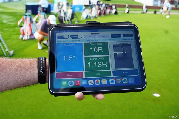 2026年 ザ・メモリアルトーナメント presented by Workday スマートパッティングゲート iPadの画面にデータが映し出される