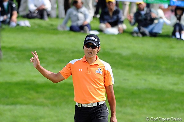 2011年 長嶋茂雄 INVITATIONAL セガサミーカップゴルフトーナメント 3日目 キム・キョンテ 単独首位に浮上したキム・キョンテ。2位に4打差をつけ今季初勝利に王手をかけた