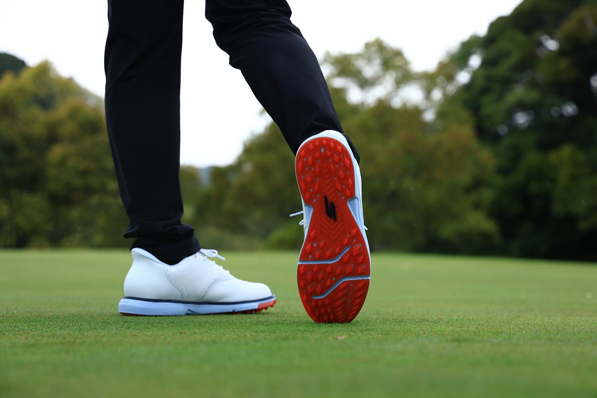 2026春夏 新作ゴルフシューズ試し履きレポート スケッチャーズ GO GOLF PRESTIGE SL スパイクレスながら優れた グリップ力と安定性