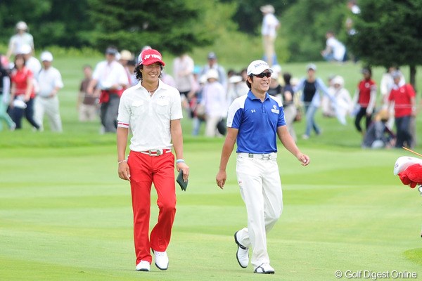 2011年 長嶋茂雄 INVITATIONAL セガサミーカップゴルフトーナメント 最終日 石川遼＆キム・キョンテ  緊迫した試合やったけど、けっこう和気藹々っちゅう雰囲気も感じられますが、二人の良きライバル関係は今後もずと続くんやろねェ