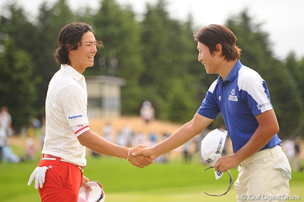 2011年 長嶋茂雄 INVITATIONAL セガサミーカップゴルフトーナメント 最終日 石川遼＆キム・キョンテ 石川遼とキム・キョンテ。互いをライバルと認め合う2人の今後の争いに注目だ