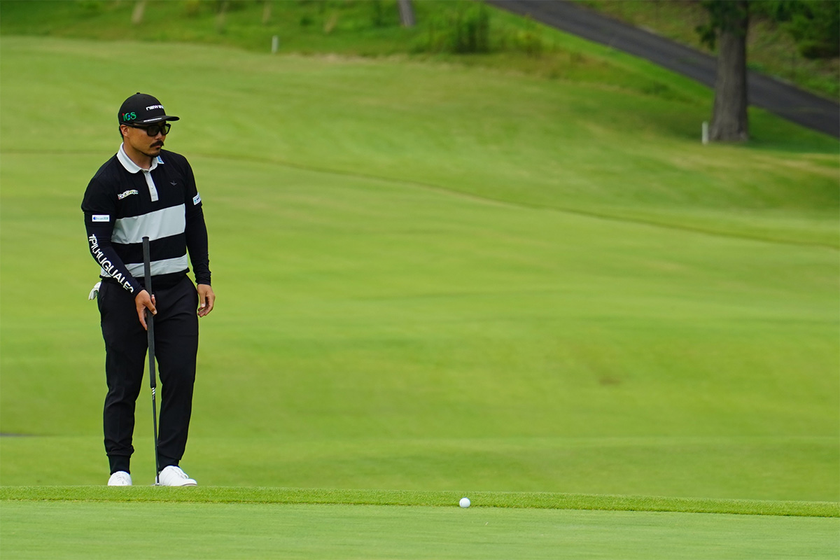 34歳・梅山知宏が「61」で首位発進 ルーキー湯原光が1打差2位／下部ACNツアー