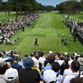 多くのギャラリーが集結。トッププレーヤーたちの一打に、大きな期待と歓声が包み込んだ
