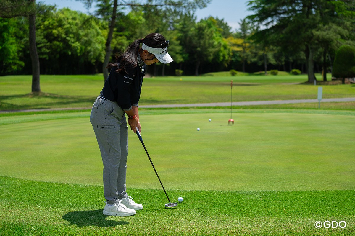 “ザザザザの距離感” カラーからパターの正解とは【青木瀬令奈のThe Putting World#15】 練習で予習しておけば間違いはない