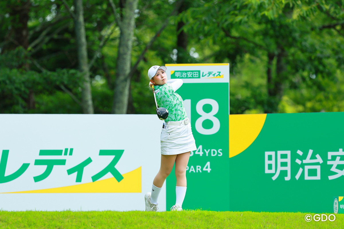 大会カラーと同じ色のウェアで 2026年 明治安田レディスゴルフトーナメント 3日目 平塚新夢