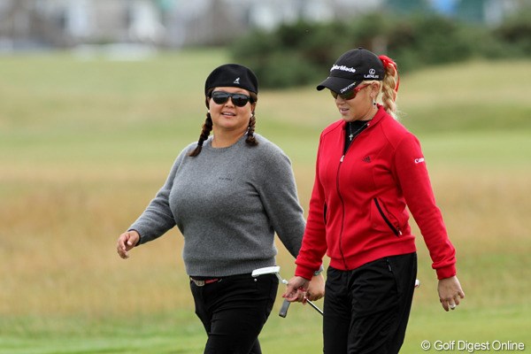 2011年 全英リコー女子オープン 2日目 ブルースブラザーズ（クリスティーナ・キム＆ナタリー・ガルビス）