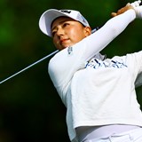 プロ10年目の宮田成華が初優勝へ単独首位に浮上/女子下部