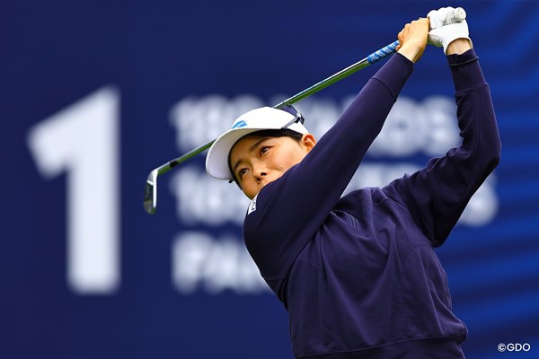 前年大会2位の勝みなみが初日をティオフ。1番はパー3 