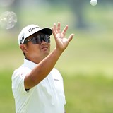 久常涼が首位と5打差13位発進 松山英樹は27位