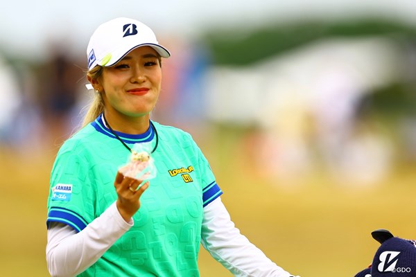 桑木志帆は前半を「35」。首位と2打差で後半に入った