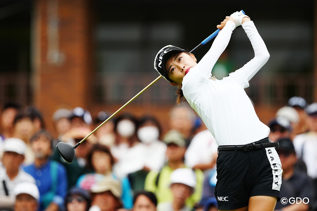 安田祐香と吉澤柚月が首位浮上 1打差3位に金田久美子