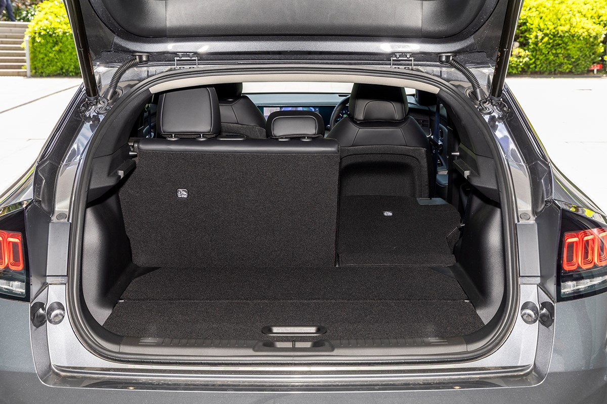 キャディバッグ積載量調査 後席右側を倒した状態