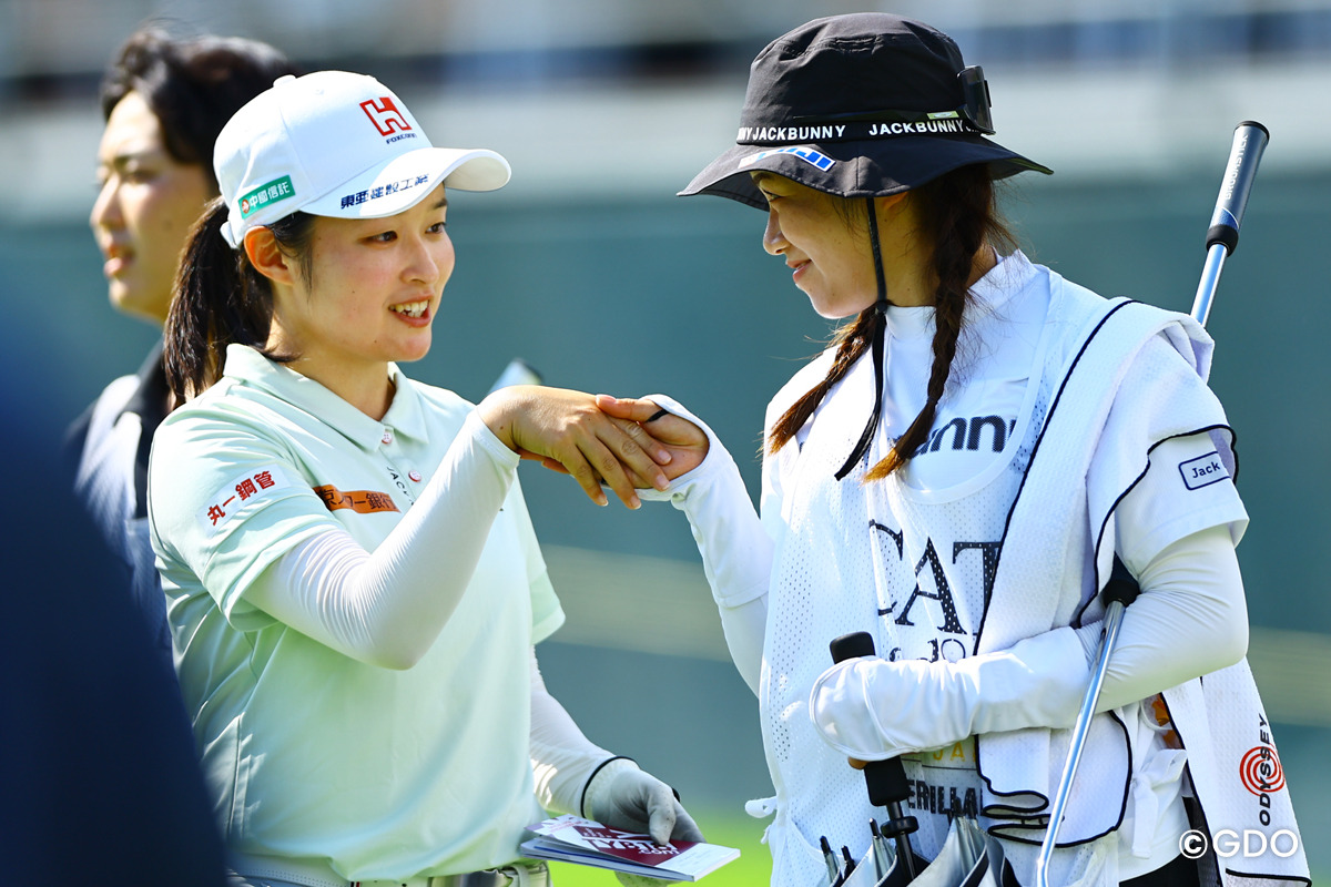 藤井プロがキャディを務める 2026年 CATLadies2026 初日 ウー・チャイェン