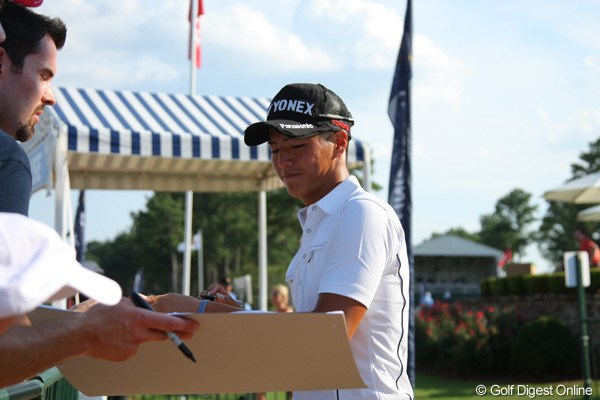 2011年 全米プロゴルフ選手権 事前情報 石川遼 全米プロの練習日にギャラリーに多くのサインを求められた石川遼