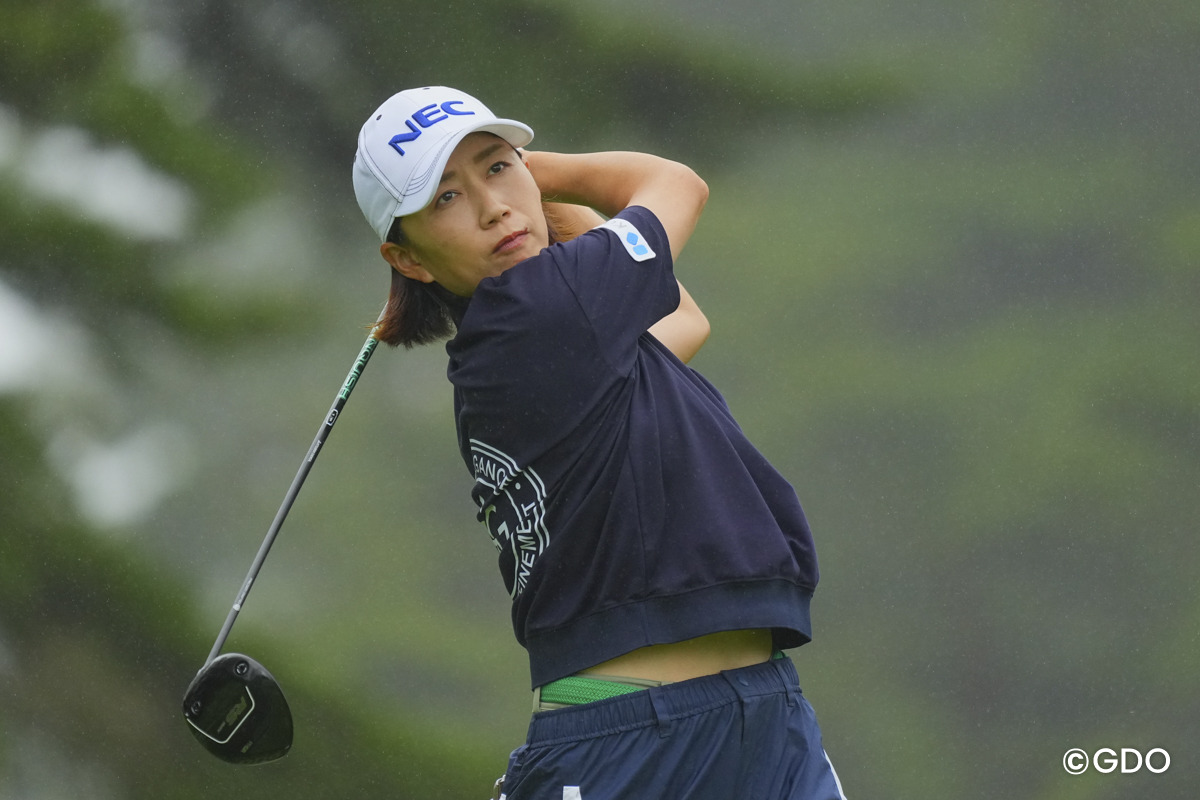 荒天で初日サスペンデッド 小楠梨紗が65で暫定首位 原江里菜ら暫定2位／女子下部
