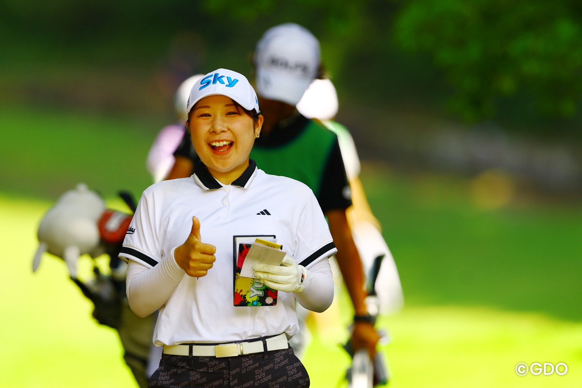 ラブリー 2026年 ゴルフ5レディスプロゴルフトーナメント 2日目 荒木優奈