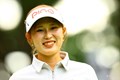 4アンダー4位タイ発進