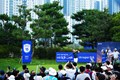 大ギャラリーに囲まれて