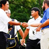 バーディ外して大歓声 完全アウエーで松山英樹は3大会ぶり初戦白星