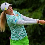 全英覇者・桑木志帆が逆転で今季国内ツアー3勝目 初の年間女王へランキング1位快走