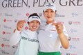 山下美夢有（左）は仲良しのイン・ユナとともに上位へ