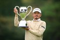新規大会を制してシーズン2勝目の一番乗りを遂げた岩田寛(C)JGTOimages