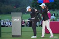 ディフェンディングチャンピオンからチャンピオンブレザーの贈呈