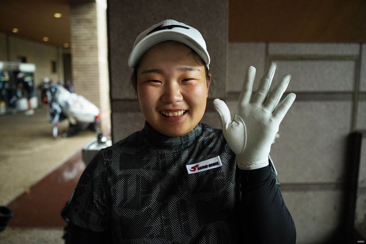 全員「合皮」派!?交換頻度からパター時の着脱まで 女子プロの“グローブ事情最前線”