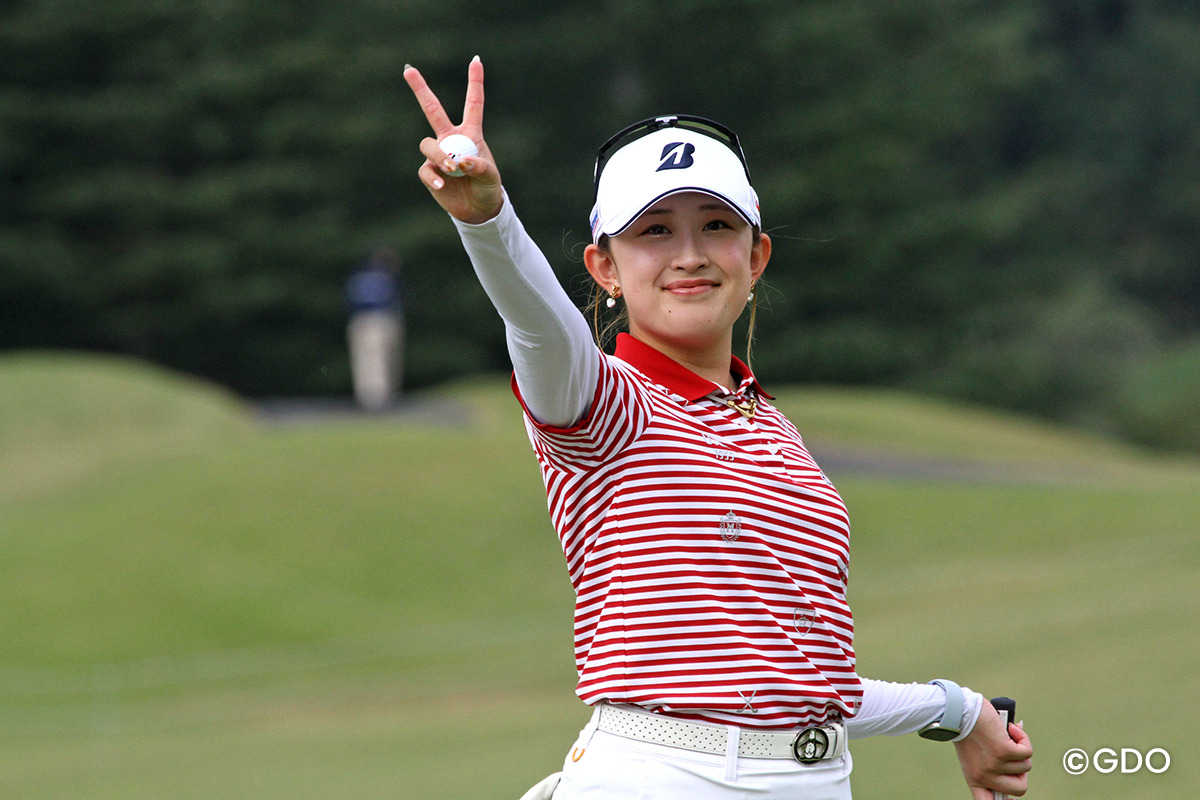 プロアマ戦でバーディを決めてピース！今季1勝の加藤麗奈に復調気配 2026年 富士通レディース 事前 加藤麗奈