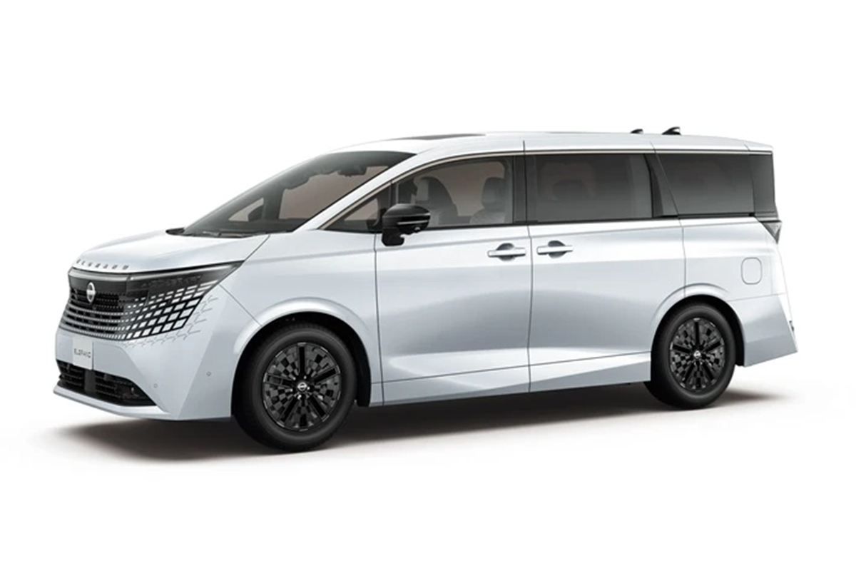 日産「エルグランド」16年ぶりフルモデルチェンジ “走る高級ラウンジ”が進化