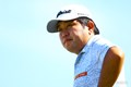 6アンダー6位タイで週末へ