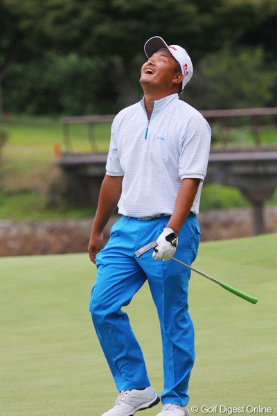 2011年 関西オープンゴルフ選手権競技 2日目 小田孔明 最終ホールにバーディを決めてぎりぎり予選通過の小田孔明