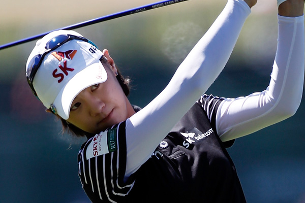 チェ・ナヨンが単独首位！宮里藍は11位タイ