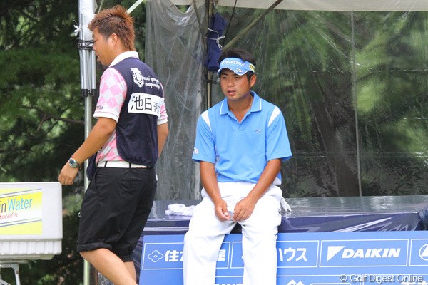 2011年 関西オープンゴルフ選手権競技 3日目 池田勇太 ハーフターンでは茫然自失。疲れもあって覇気のない池田勇太