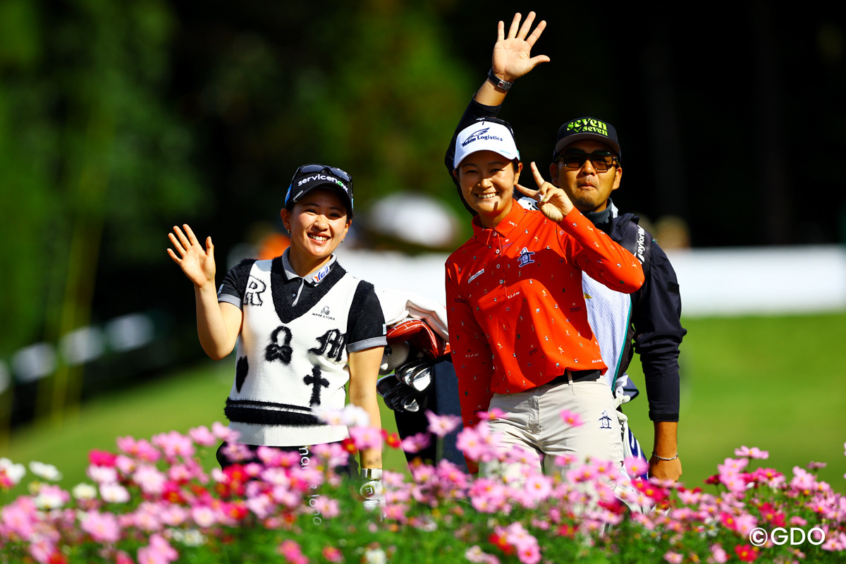 永井花奈（左）は単独9位以上で今季獲得賞金が1億円を突破 2026年 NOBUTAGROUPマスターズGCレディース 2日目 永井花奈