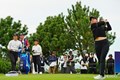 畑岡奈紗（左）は韓国女子ツアーで活躍するキム・ミンソル（右）と同組で回った